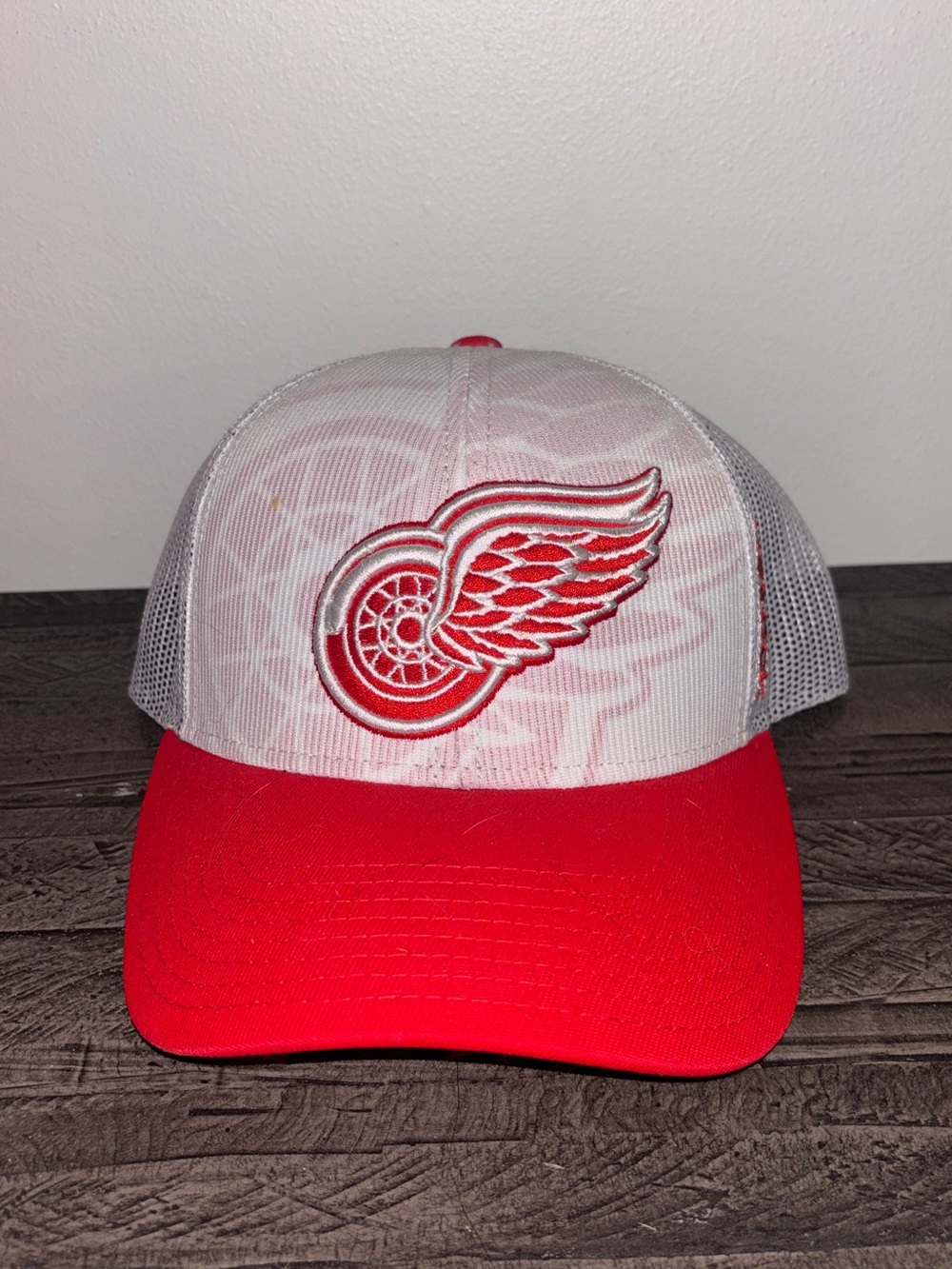 Detroit Red Wings Red & White Trucker Hat